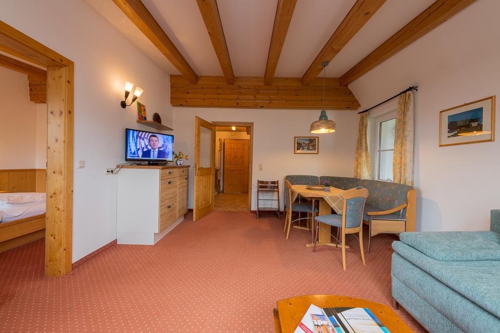 Landhaus Charlotte Am Geigenbuehel -Apartments Seefeld in Tirol Exterior foto